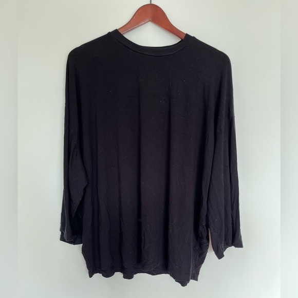 Womance oversized Black 3/4 Sleeve Top size large - Picture 2 of 5